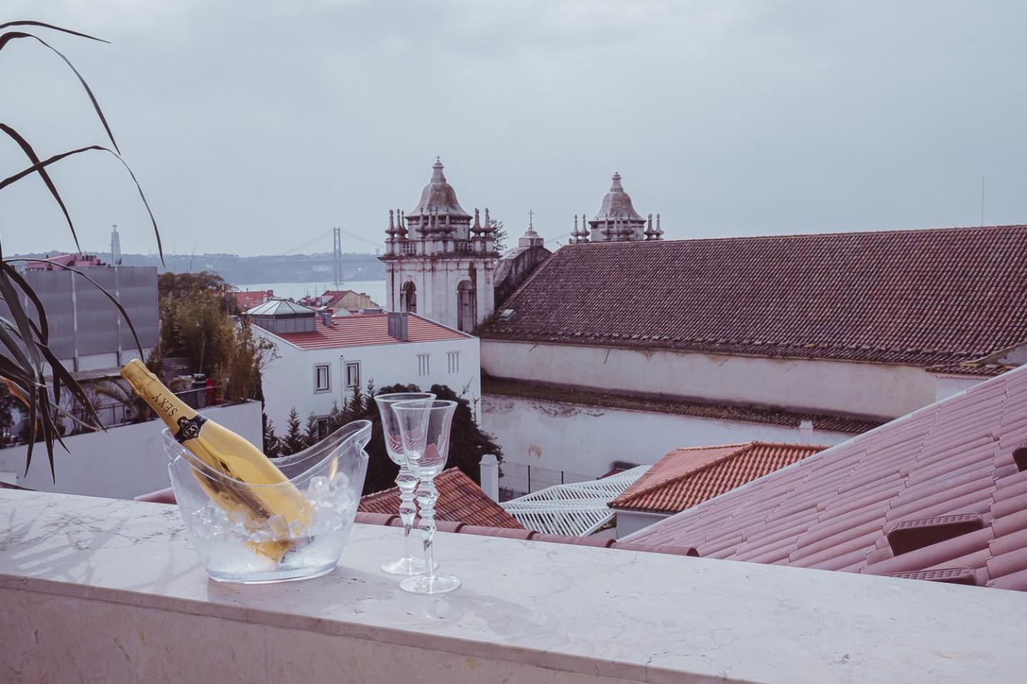 The Late Birds Lisbon - Gay Urban Resort Экстерьер фото